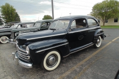 1947-Ford-Super-Deluxe-2dr