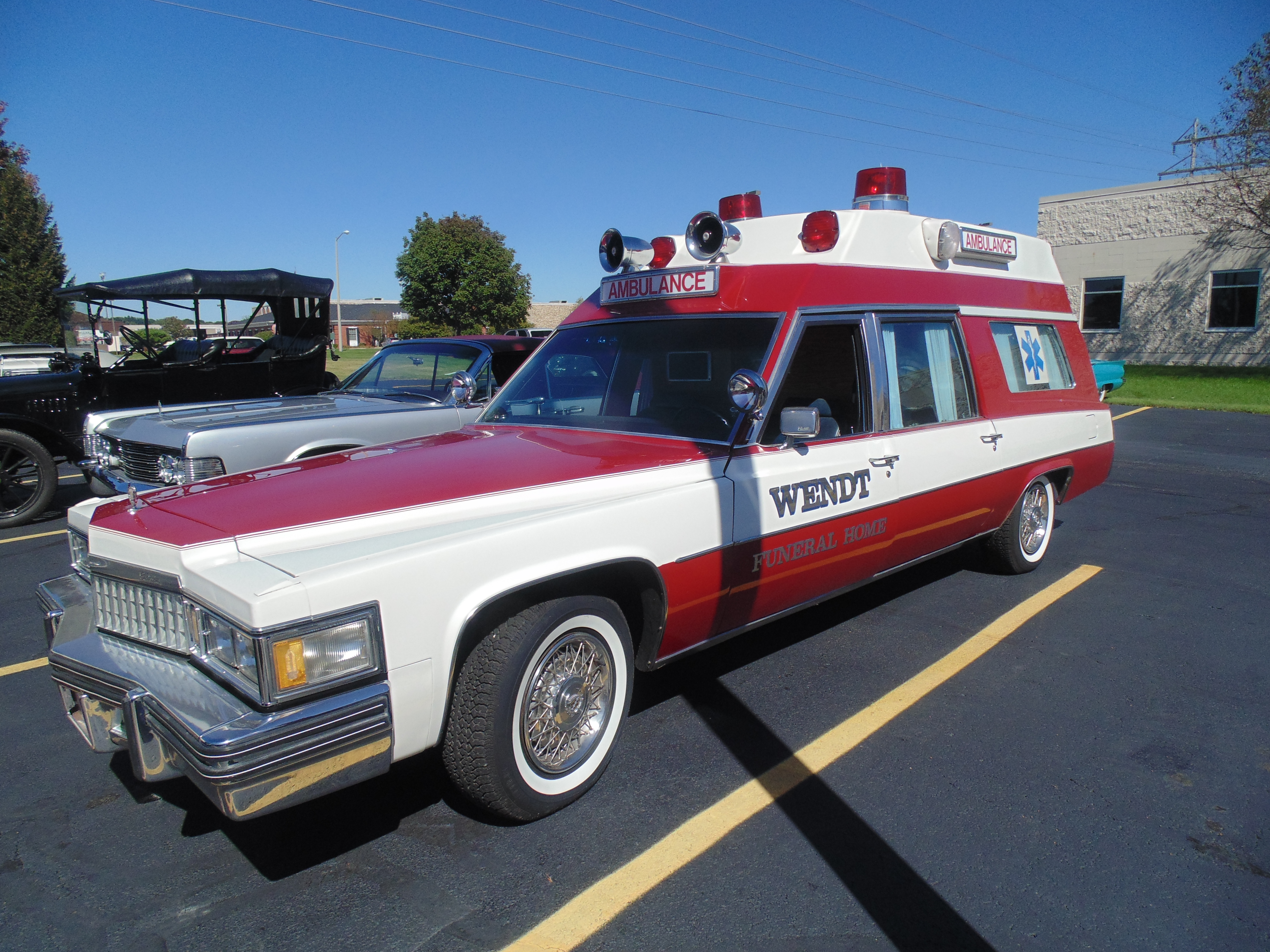 1977-Cadillac-Ambulance